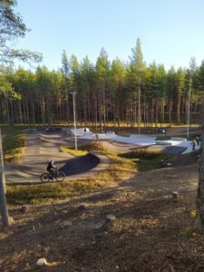 Skeitti- ja pumptrack puisto