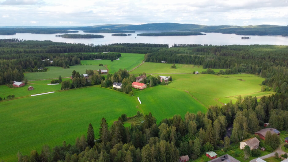 sotkamolaista maisemaa ilmasta kuvattuna