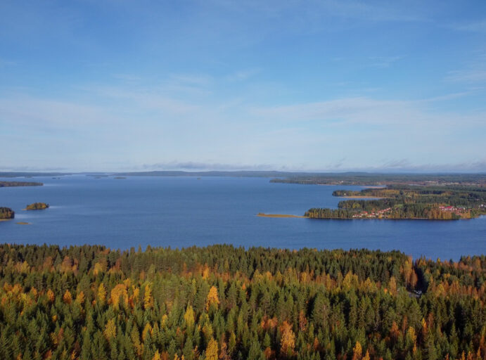 Näkymä Vuokatinvaaralta Nuasjärvelle