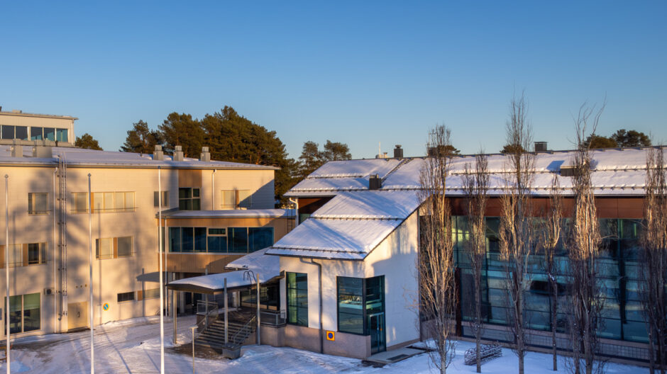 Sotkamon lukio ylhäältä kuvattuna