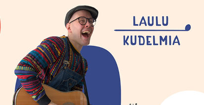 Kuvassa on Hiski Pajuniemi, joka esittää lastenkonserttinsa Laulu kudelmia Sotkamo-päivässä Teffafame-stadionilla.
