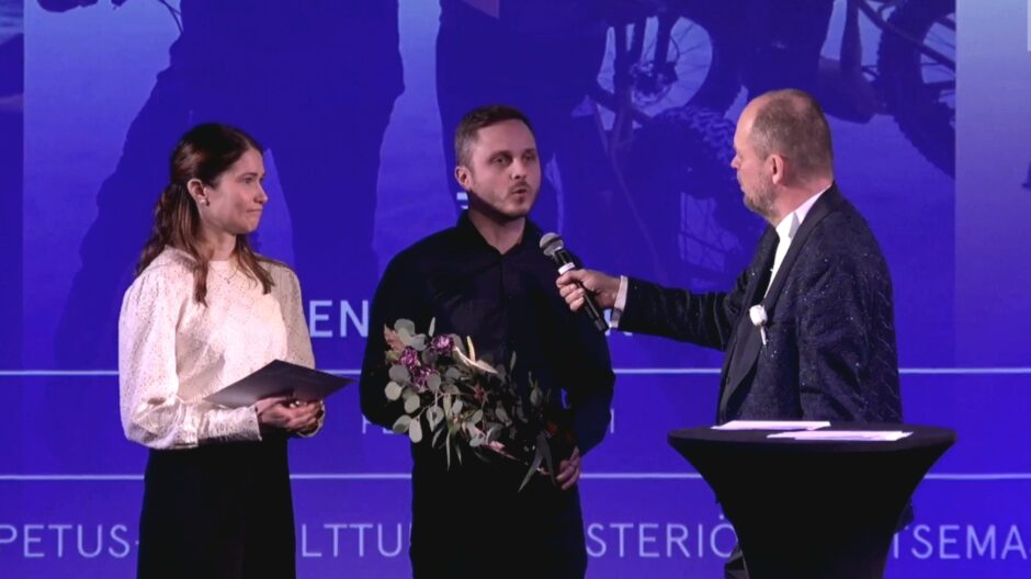 Sotkamon kunnan hyvinvointikoordinaattori Kukka-Maaria Pyykönen ja liikuntakoordinaattori Ossi Pulkkinen