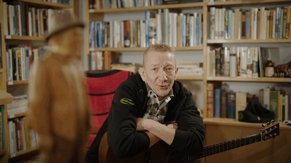 Yölinnun Simo Silmu Huovishuoneella Sotkamossa.