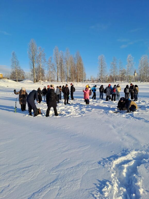 Vaihto-oppilaat pilkillä
